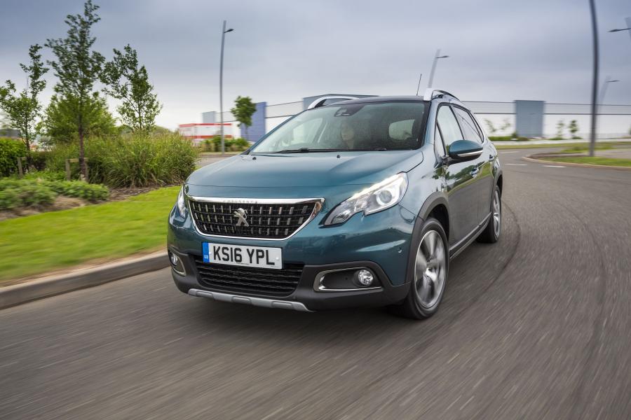  Peugeot 2008 2016 года  (UK) (фото 2 из 17)